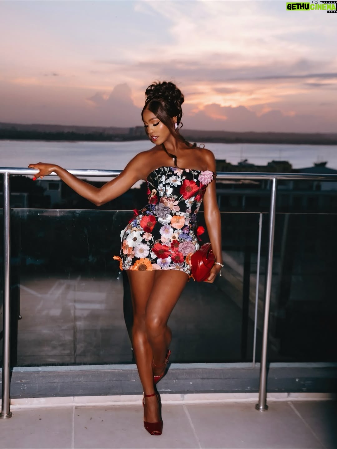 Phina - 61.5K Likes - “..Boy i’m drowning, oh it’s you i’m wanting..”🤭🌸🌸🌺

Stream my song #rehab , it’s available on all digital platforms! 🙈, it’s for a special “someone”🤭!

Dress @abbiebest_closet
Location @urbanbycityblue.dar