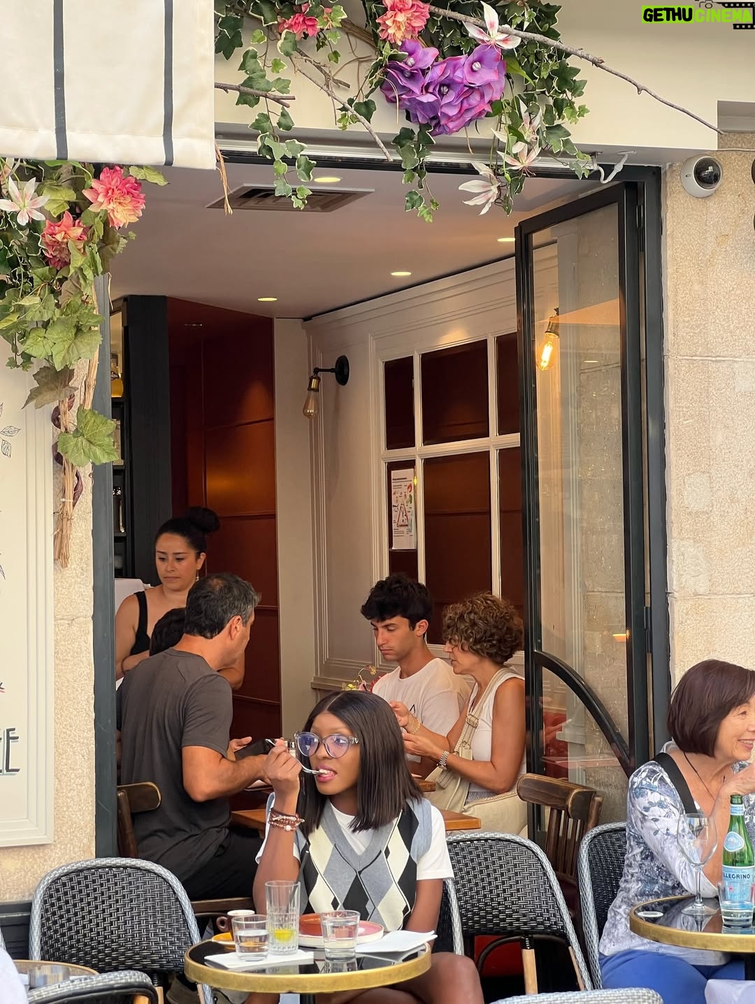 Phina - 56.2K Likes - PARIS DUMP….🤪

#paris
