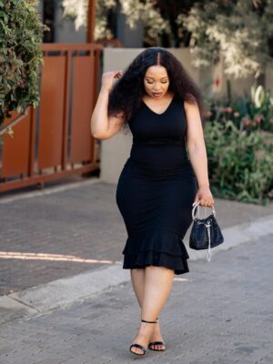 Phindile Gwala Instagram - Last slide: Ungakhohlwa ukuvula igwewe🙌🏾 Have a productive week peeps❤️❤️
📸 @sightsbylieto