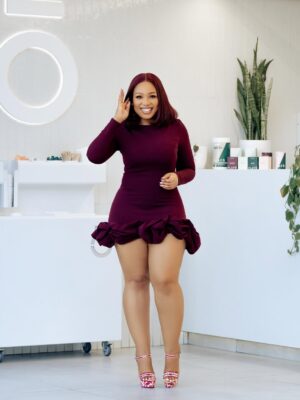 Phindile Gwala Instagram - Serving LEGS for lunch… Have you guys eaten already?🥰
.
📸 @sightsbylieto
MUA @bountifulglam
Shoes @dolcegabbana (for those who were asking on my previous posts)❤️