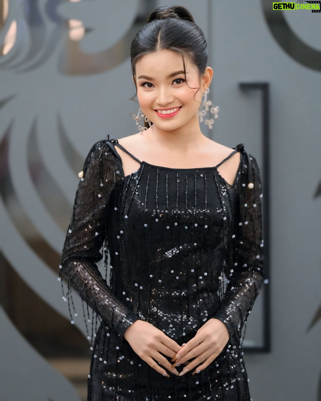 Phyu Phyu Htwe - 585 Likes - 🖤