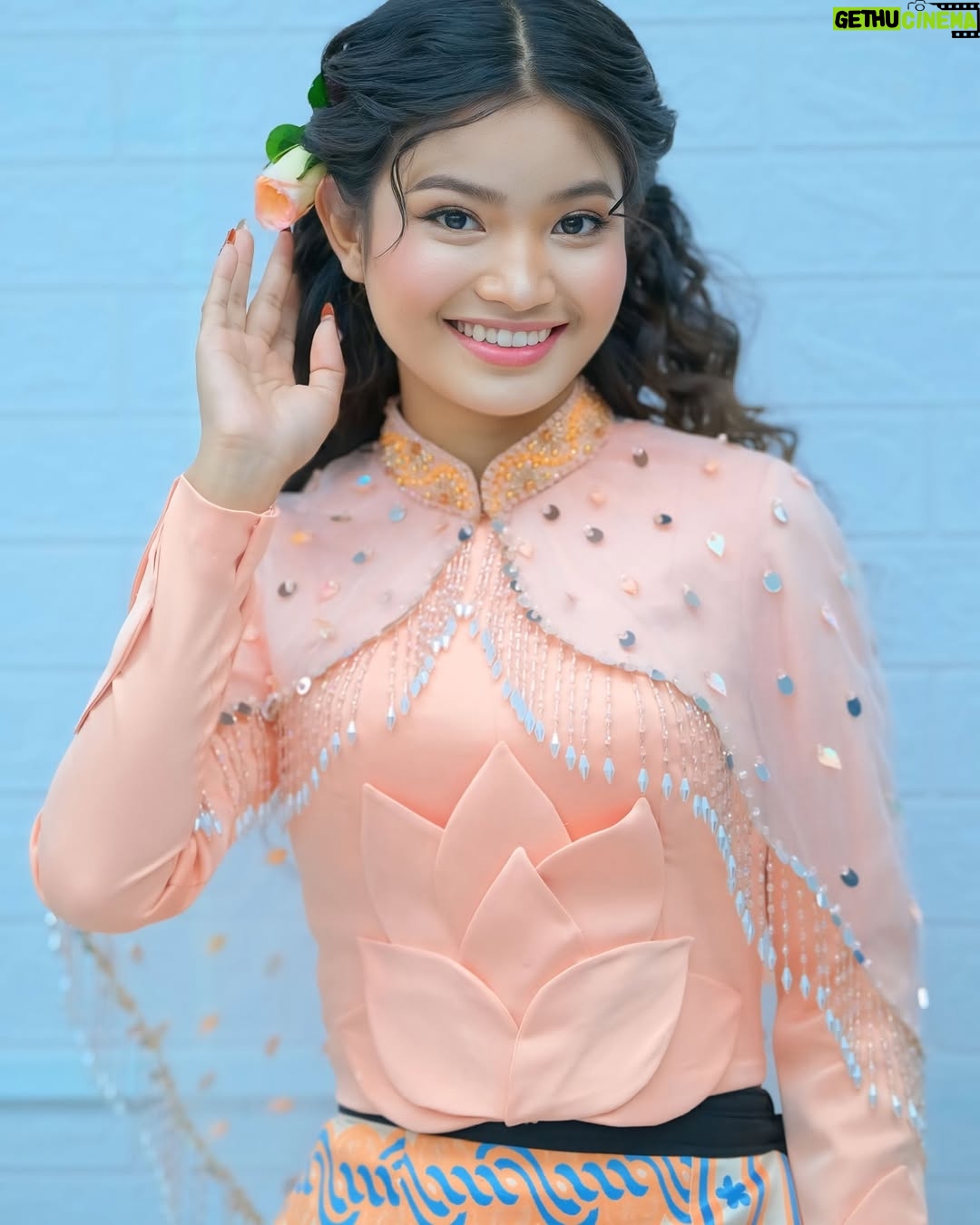 Phyu Phyu Htwe - 699 Likes - 🧡