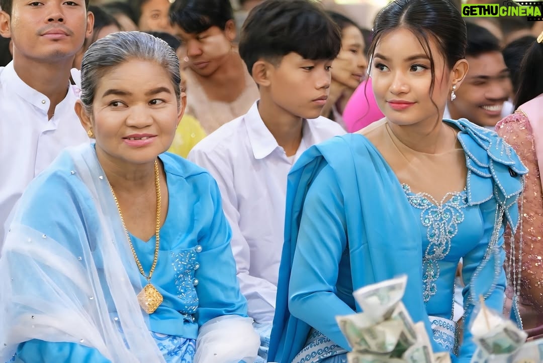 Phyu Phyu Htwe - 2K Likes - With My Family 💙