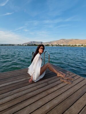 Pia Wurtzbach Instagram - Til next time, Greece! You were such a dream. 🌞🇬🇷 

📍 @ooaesthesis