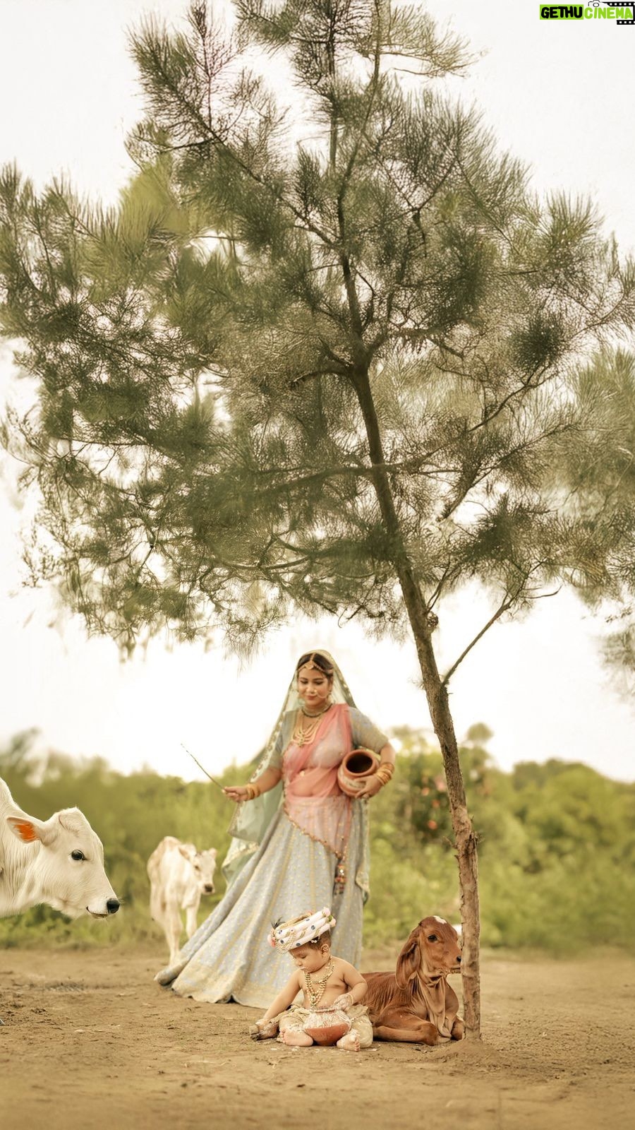 Piya Arora - 8.8K Likes - “Yashoda aur Kanha “- prem ki sabse pavitra kahani 🌸🙏🏻😍

Kanha aur Yashoda maa ka rishta hume sikhata hai ki maa ka prem nishkaam, shuddh aur sadaiv hota hai—chahe bachcha devta ho ya aam insaan, maa ke liye wo hamesha uska laadla hi hota hai... jag me sabse sundar hota hai .. har maa ke liye uska beta “Kanha”hota hai ..🤱🏻🧿🙏🏻🤗

This Janmashtami, let’s celebrate the divine bond of Kanha and Yashoda. 🙏🏻🌸

!! Radhe radhe !!🌸

Video credit : @impresio_studio 
Kanha’s outfit - @jumpingmonkeys_bysanchi 

#janamashtmispecial #yashodamaiya #janmashtmireels #kanha #radheradhe #happyjanmashtami #laddugopal #kanhasojazara #reelitfeelit #reelkarofeelkaro #reel #reelindia #reelinstagram #husbandandwife