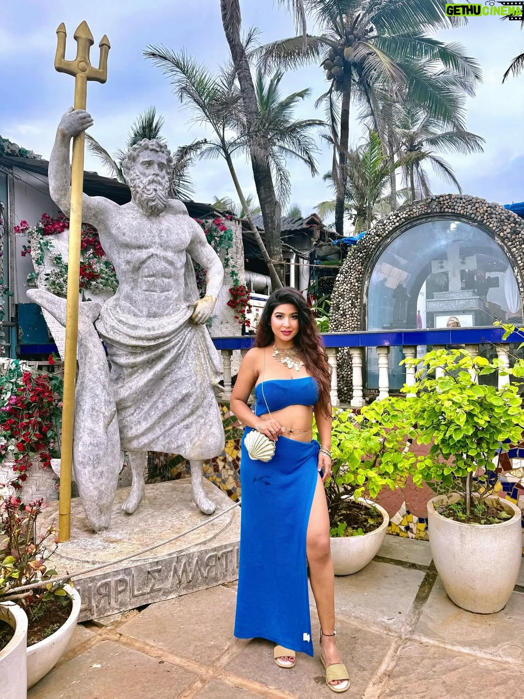 Piya Arora - 6.9K Likes - Catch me in my rarest form – unapologetically bold 💋🔥
Another look from my Goa vacation 🤗🥰
