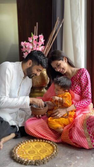 Pooja Bafna Instagram - Happy Krishna Janmashtami. Comment below your favourite emoji and bless us 🫶🏻❤️🧿

#couplegoals #couple #parenting #krishna #krishnajanmashtami #son #babyboy #explorepage #trendingreels #viralvideos #viralreels 

[couple goals , marriage goals , parenting , Krishna , Krishna Janmashtami, happy couple , son , baby boy , explore page , viral , trending ]