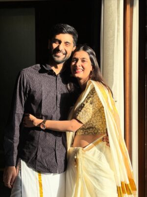 Pooja Bafna Instagram - Onam filled with love , laughter and lots of cuddles 🧡✨which is your favourite photo ? Ours is 6th 🫰🏻🫶🏻