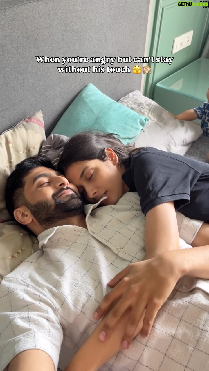 Pooja Bafna - 145.3K Likes - Relatable ? TAG YOUR LOVEEE NOW 🙈😂

#couplegoals #couple #trendingreels #explorepage #viralvideos #husbandandwife #relationshipgoals #cutecouple #poojakaranbafna 

Couple goals , relationship goals , married life , viral , trending , reels Instagram , cute couple ,need husbands touch , Pooja Karan Bafna