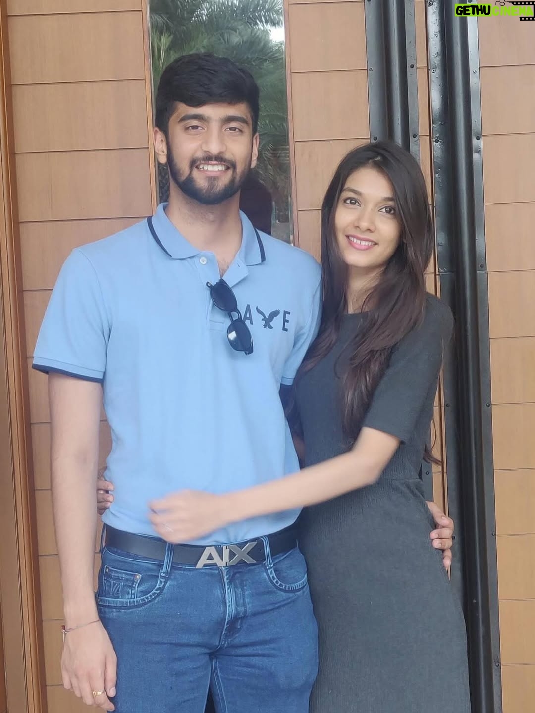 Pooja Bafna - 87.5K Likes - A few pictures from our courtship days 🧡🫶🏻 Do you think we look the same after 6 years ? 🙈❤️ our favourite picture is the last one which is yours ? ✨