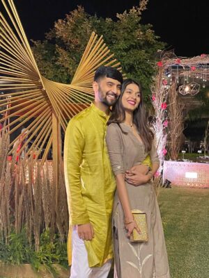 Pooja Bafna Instagram - 5 years ago - the first wedding we attended as a married couple. Beautiful memories and swipe till the end to see our favourite photo 🫶🏻🧡🧿