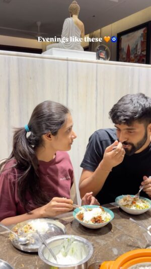 Pooja Bafna Instagram - When you cook for him and he loves every bit of it 🫶🏻❤️ Tag and share it with your love ✨🥰
#reels #reelitfeelit #reelkarofeelkaro #instagram #instagood #couplegoals #marriagegoals #husbandandwife #explorepage #trendingreels #viralreels #poojakaranbafna
Couple goals , marriage goals , relationship goals , viral couple , reels , explore , trending , husband and wife , pooja karan bafna