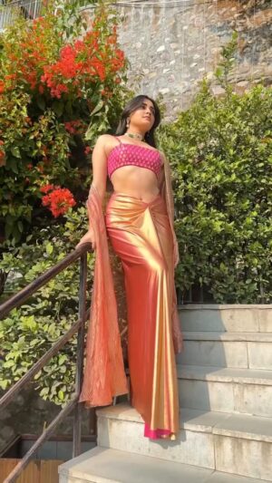 Pooja Jain Instagram - Timeless🤍
{ elegant, traditional, lookbook, outfit, indian}
#explorepage #outfitinspo #traditional #foryou #fashion