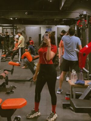 Pooja Jain Instagram - Gym dump: because one mirror pic wasn’t enough.
{ gym , workout, dump , lookbook, gym selfies}
#gymgirl #workout #lookbook #gymoutfits #foryou