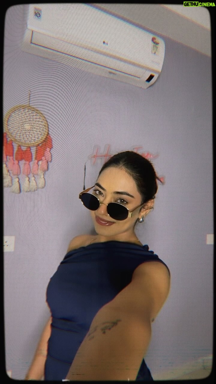 Pooja Rampal - 11.9K Likes - 🖇️🤤