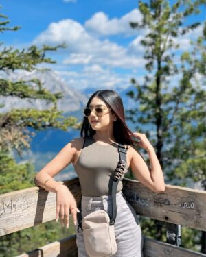 Pooja Rampal Instagram - Drop a caption ! 🍃