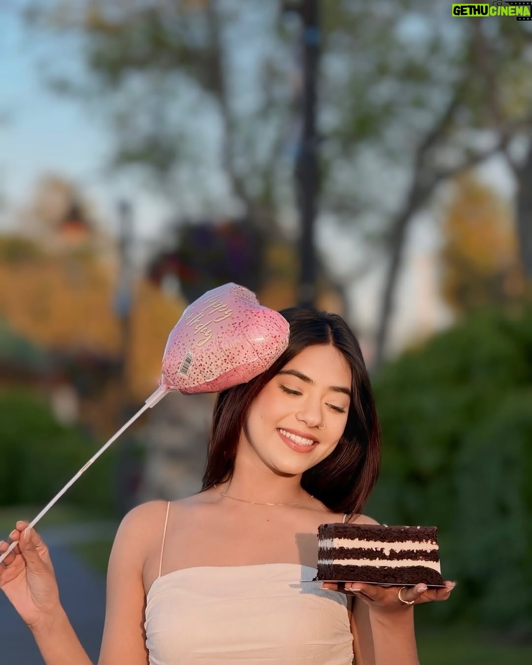 Pooja Rampal - 2.4K Likes - Piece of cake 🍰🌸

#explore #trending