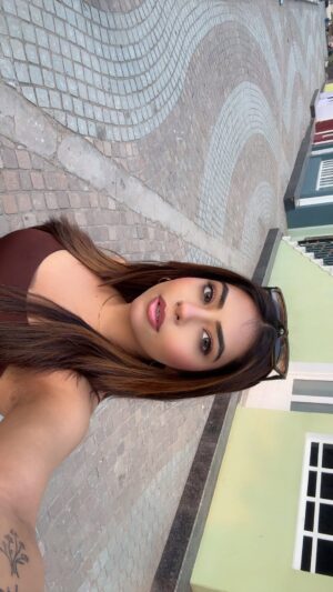 Pooja Rampal Instagram - fan tere look daa 😮‍💨❤️‍🔥
@karanaujla 

#karanaujla #trending #love #viralreels #poojarampal