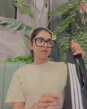 Pooja Rampal Instagram - hydrated,happy and thriving .🎧☕️🕊️