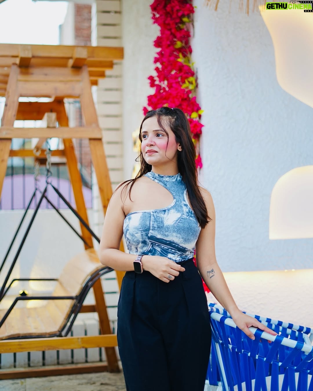 Pooja Rawat - 3 Likes - Choose fav slide❤️ 

Location- @ozora_rdc_ 

#post #viralpost #outfit #summer