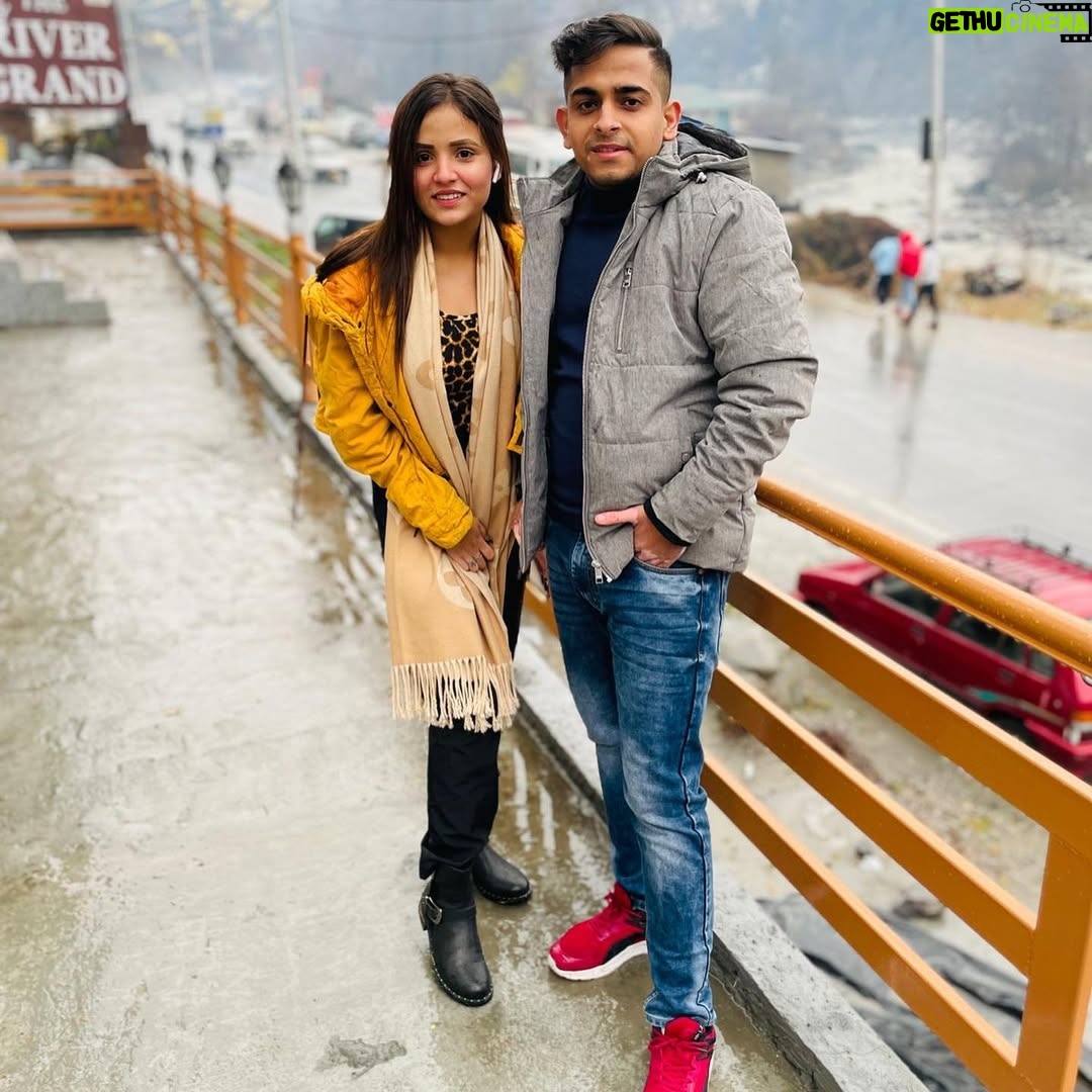 Pooja Rawat - 8.2K Likes - Trriippppiii Trrrriiippppiiii