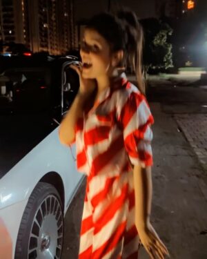 Pooja Rawat Instagram - Birthday vibe ❤️ 
Special thanks to MyMains🌎❤️ 

@daminichauhan_ 
@shweta_.xx 
@mmtarwt 
@madanpartik 
@anilkumar.2345678 
@sunitarawat4841