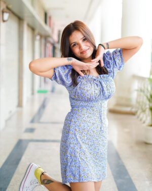 Pooja Rawat Instagram - l’m nicer when I like my outfit 🦋 💕