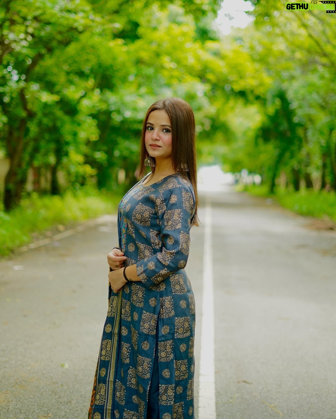 Pooja Rawat - 3 Likes - Sparkle every single day. ✨ 

Suit mai kesi lag rahi hu ?