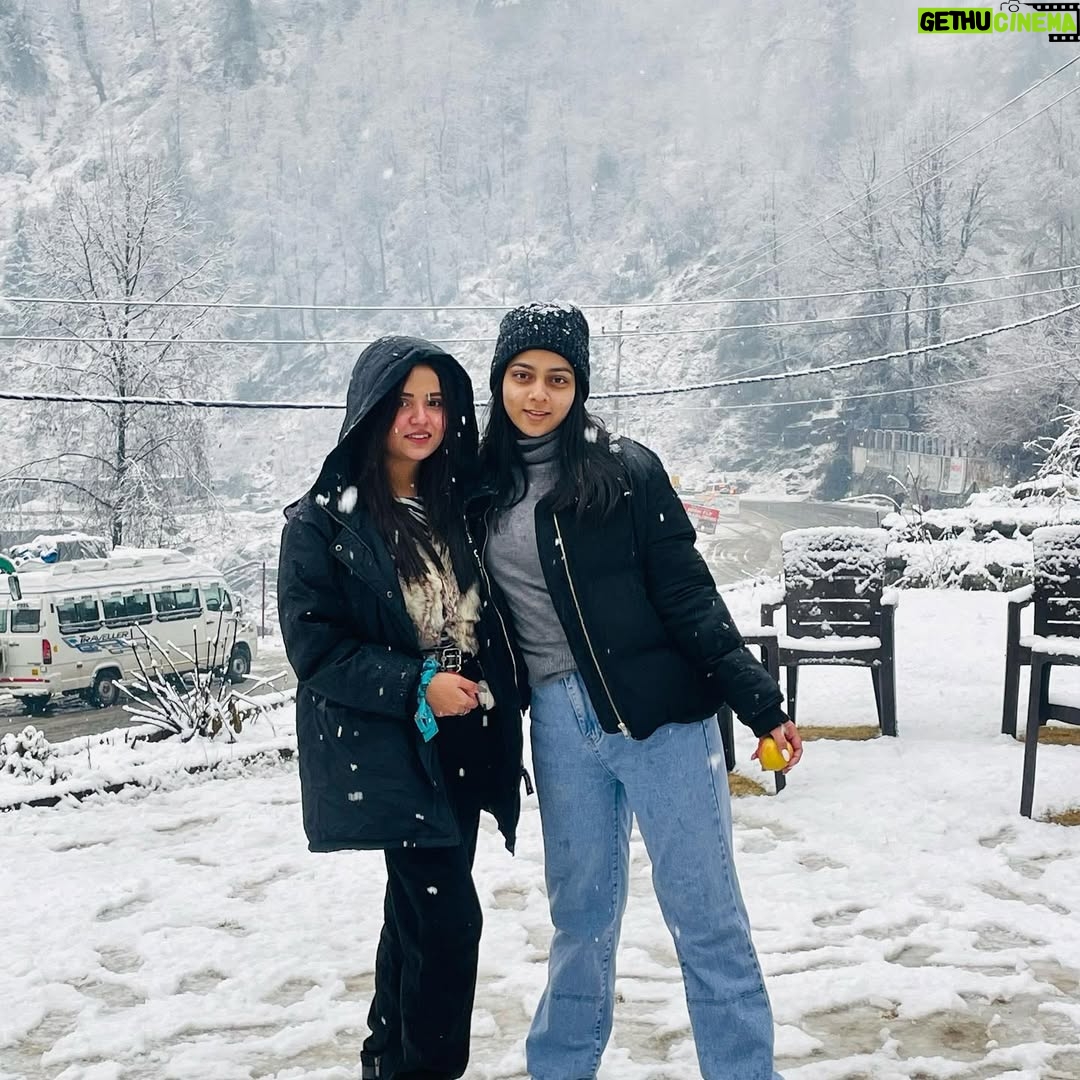 Pooja Rawat - 8.2K Likes - Trriippppiii Trrrriiippppiiii