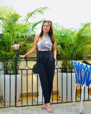 Pooja Rawat Instagram - Choose fav slide❤️
Location- @ozora_rdc_
#post #viralpost #outfit #summer