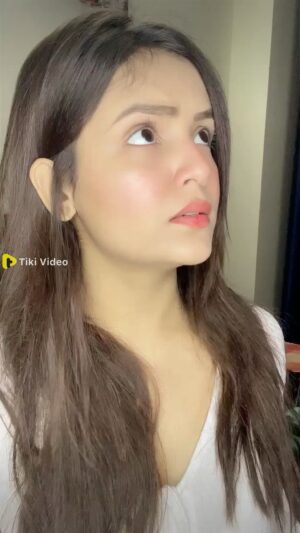 Pooja Rawat Instagram - Mere admi ko hai 😂❤️ 

Follow me on tiki - @tikiappofficial