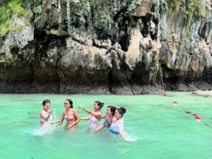Pooja Rawat Instagram - Good times and tan lines in Phuket!
🌊 🐚