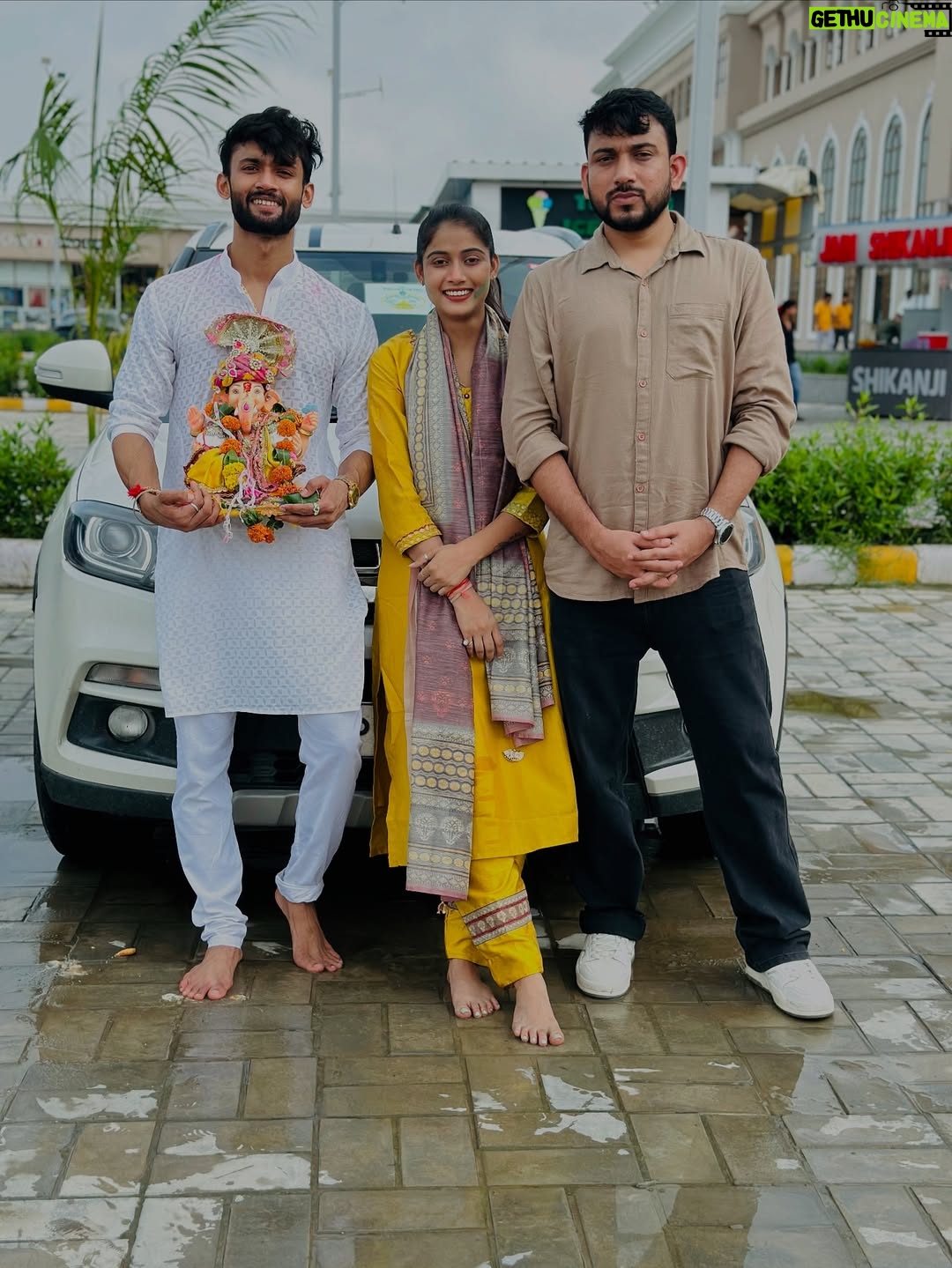 Pooja Saxena - 24.8K Likes - Deva Shree Ganesha..🙏🏻🔱🕉️