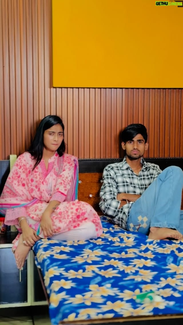 Pooja Saxena - 184.9K Likes - Teri bhen itni chup chup kyu hai…🤐😂

#pooja_saxena_111 #comedy