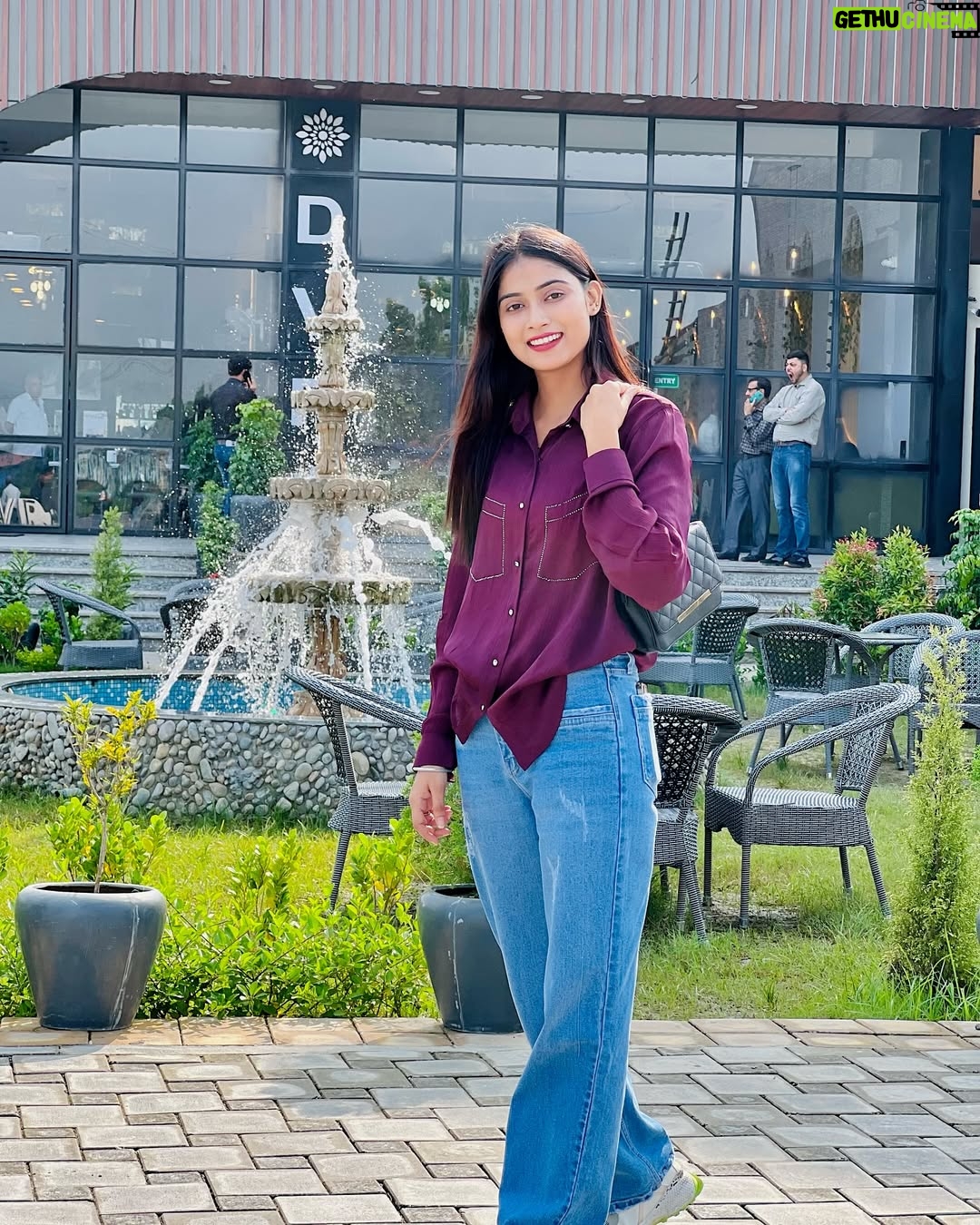 Pooja Saxena - 33.5K Likes - You’re my happy place !! 🫣💜