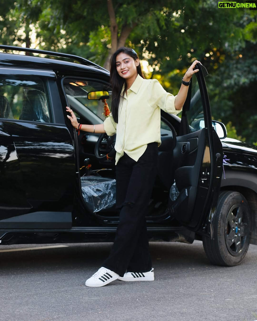 Pooja Saxena - 36.6K Likes - मेरी पहली गाड़ी !! 🥺🫶🏻
Thank you for supporting me !! 🧿♥️
.
.
.
.
Shoot by :- @avtar_singh_143