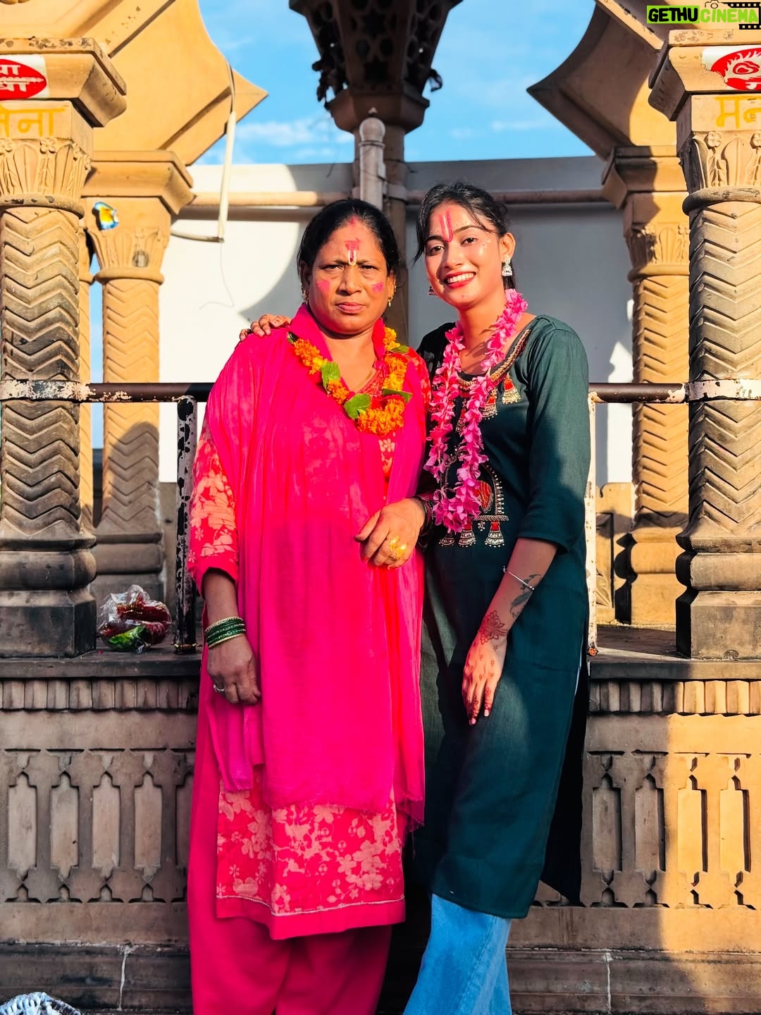 Pooja Saxena - 52.8K Likes - कृष्ण जन्माष्टमी की हार्दिक शुभकामनाएँ !! 🦚❤️