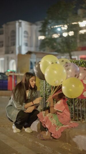 Pooja Saxena Instagram - Itni choti si bacchi ne sirf apne mehnat ke hi paise liye..š„ŗšš»
.
.
.
.
.
.
.
.
.
.
#pooja_saxena_111 #emotional #respect #help #reels #viral