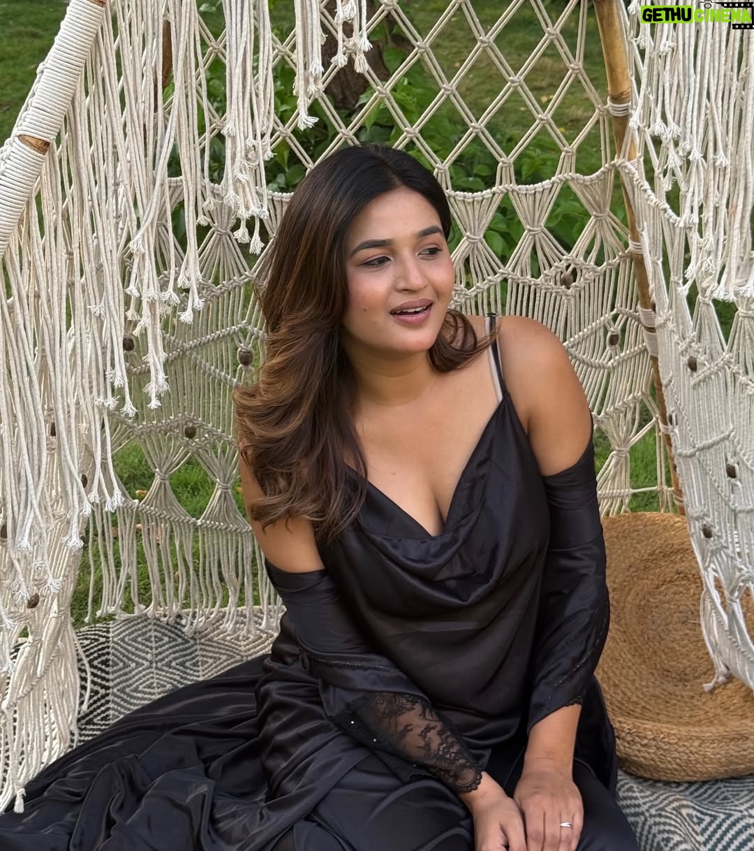 Pooja Sharmaaaa - 5.7K Likes - 👀
