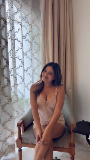 Pooja Sharmaaaa Instagram - 👽