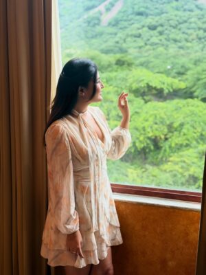 Pooja Sharmaaaa Instagram - 🫶🏻😽
