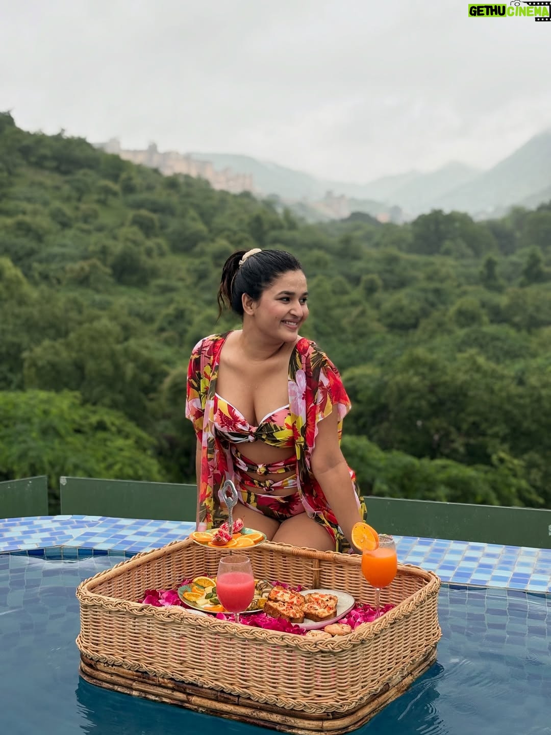 Pooja Sharmaaaa - 5.3K Likes - 🫶🏻😽