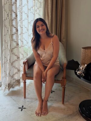 Pooja Sharmaaaa Instagram - 👀