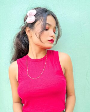 Pooja Singh Instagram - I’ m on fire 🎀 & I know it…🔥

#picoftheday #picture #pink #photo #fy