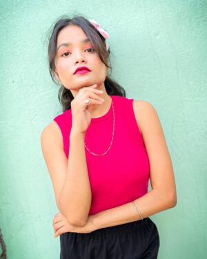 Pooja Singh Instagram - I’ m on fire 🎀 & I know it…🔥

#picoftheday #picture #pink #photo #fy
