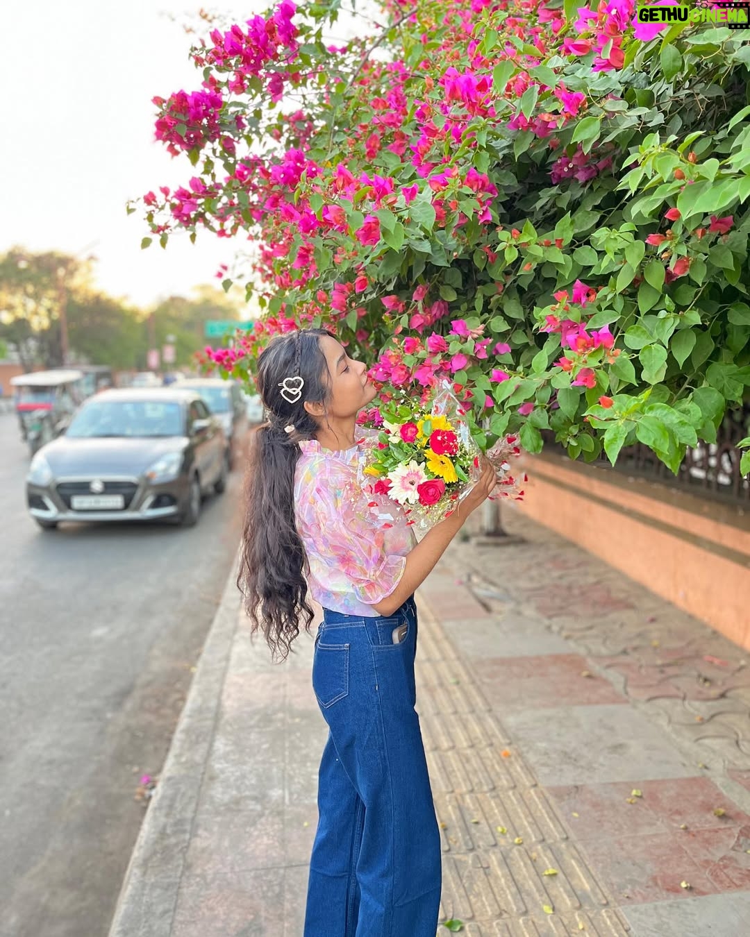Pooja Singh - 893 Likes - Life is a series of thousand little miracles notice them🌸🫀
@poojasinghsingh29 

#ɪɴsᴛᴀɢᴏᴏᴅ #instafit #pic #look #love #following #likeforlikeandfollow #pooja