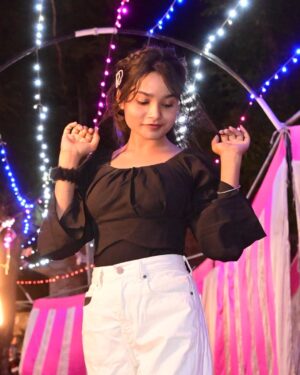 Pooja Singh Instagram - Tareef__________?
@poojasinghsingh29 

#pic