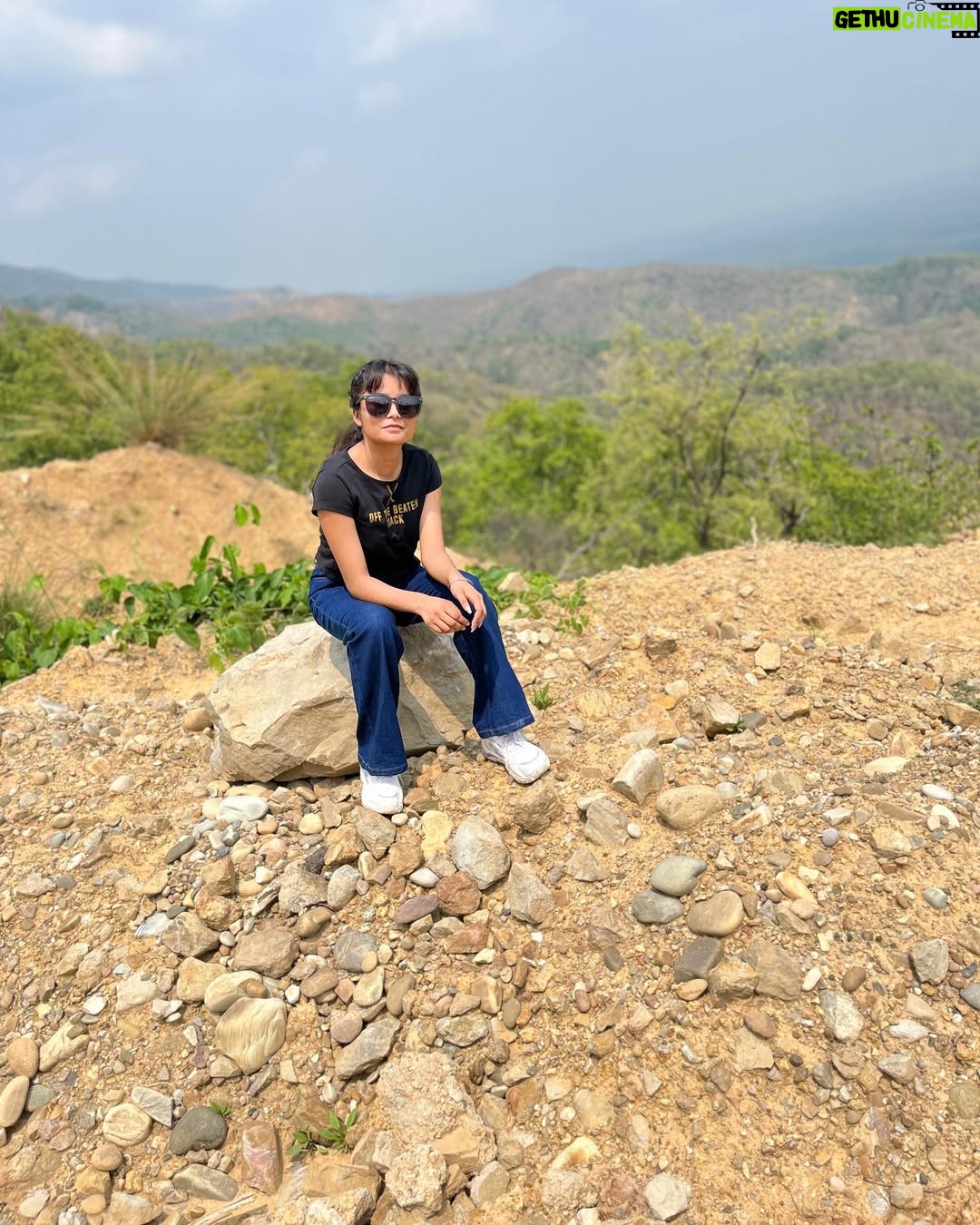 Pooja Singh - 657 Likes - 😎🏞️

#pic