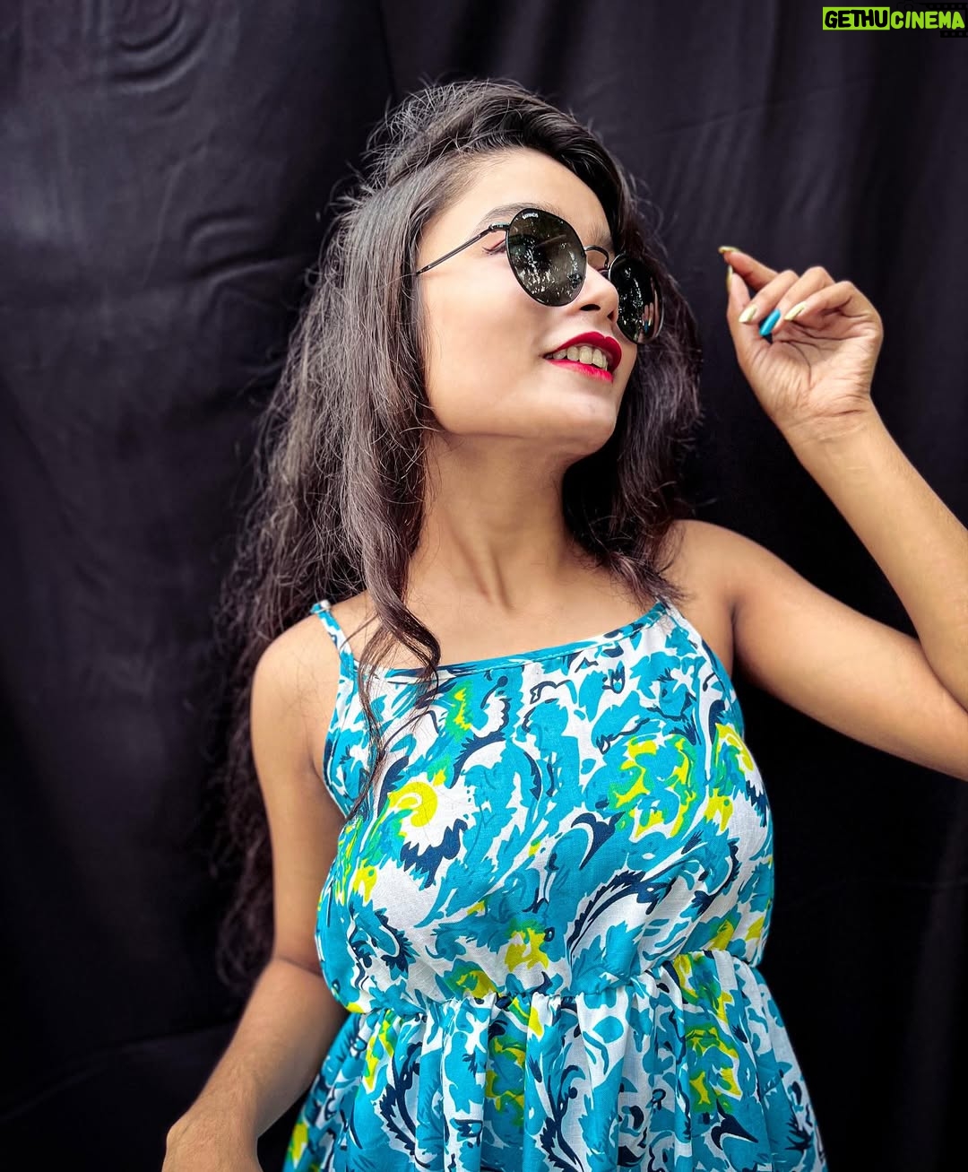 Pooja Singh - 742 Likes - Sunglasses 👓🕶️😎: @bavincis.official 

Managed by:
@mrr_sumitt_ 
@star_entertainment07