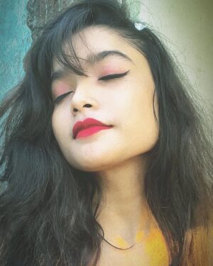 Pooja Singh Instagram - Need a caption🌷. 
 

#poojasinghsingh29 #look #pic